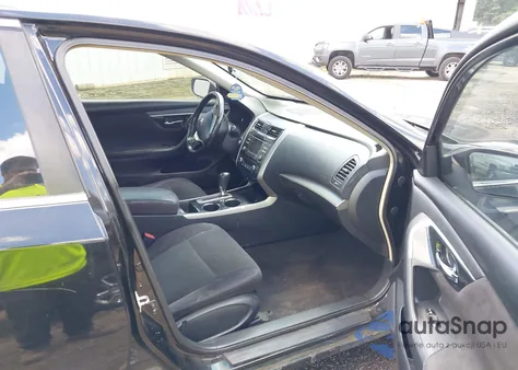 2013 Nissan Altima 2.5 Sv z USA, uszkodzony, nr VIN 1N4AL3AP0DC140438